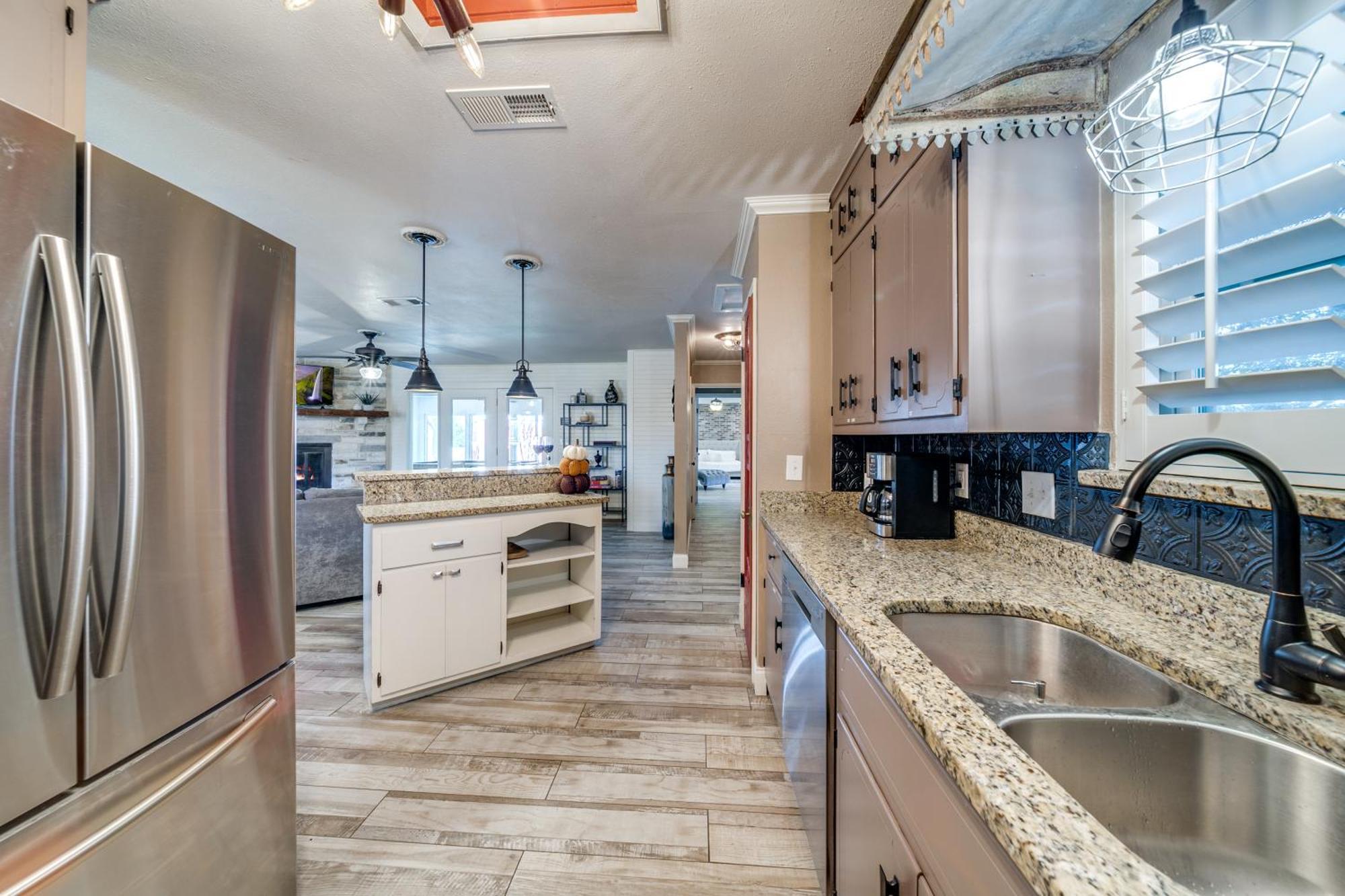 Charming Pet Friendly 4 Bdrm Home Mins To Main St And Wineries เฟรเดอริกส์เบิร์ก ภายนอก รูปภาพ